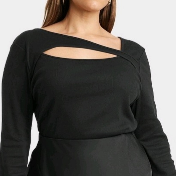A New Day Brand New Cut Out Top. Black. NWT. - Picture 4 of 8